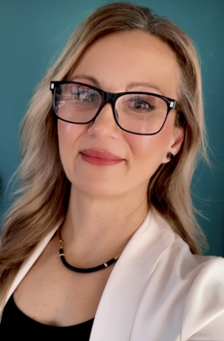 Dr. Michelle Vandegriend
